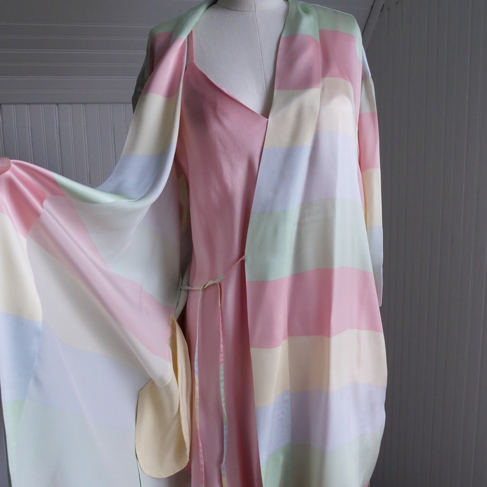 Modern August Silk pastel striped silk wrap robe - Picture 4 of 8
